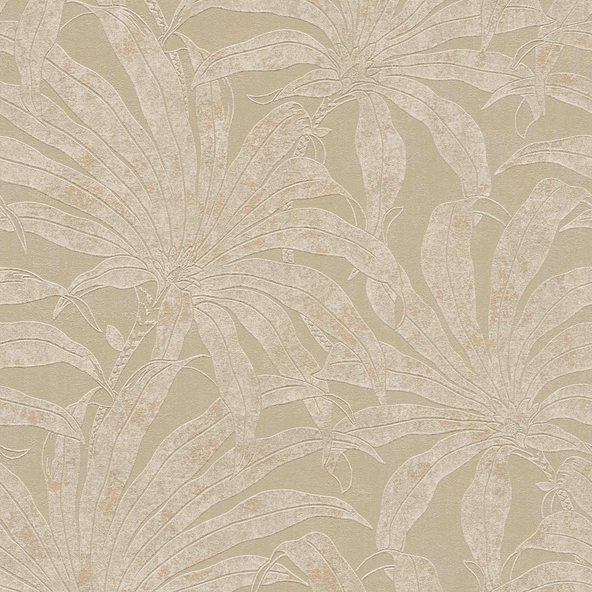 Nærbillede af Bamboo Shade - Sand tapet, der viser detaljeret bladmønster i lyse beige toner.