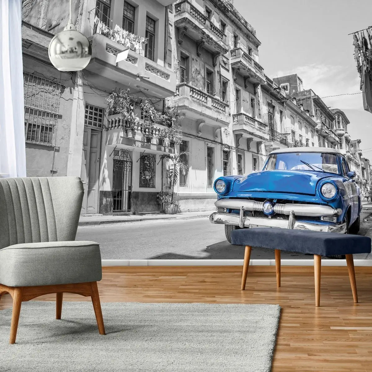 Billede 6 af Fototapet - Blå veteranbil i sort-hvid gade i Havana, Cuba