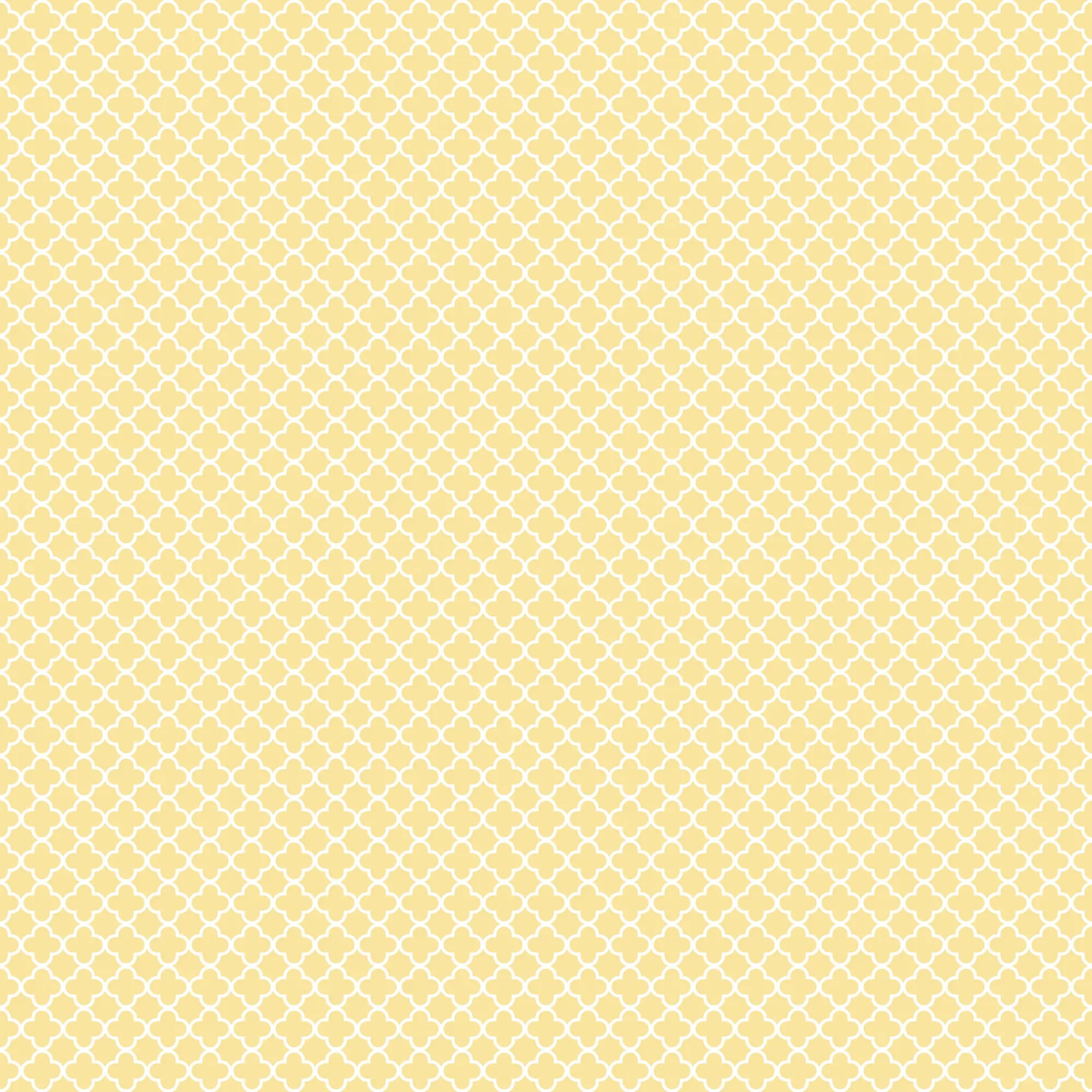 Tapet med mønster kaldet Delicate Quatrefoil - Sunbeam fra Nicetapet.dk, viser et gentaget hvidt firkløvermønster på gul baggrund.