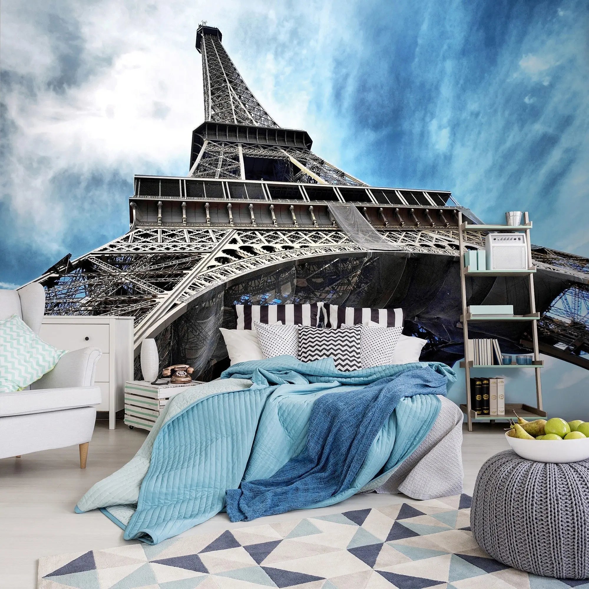 Billede 4 af Fototapet - Eiffeltårnet set nedefra mod blå himmel i Paris