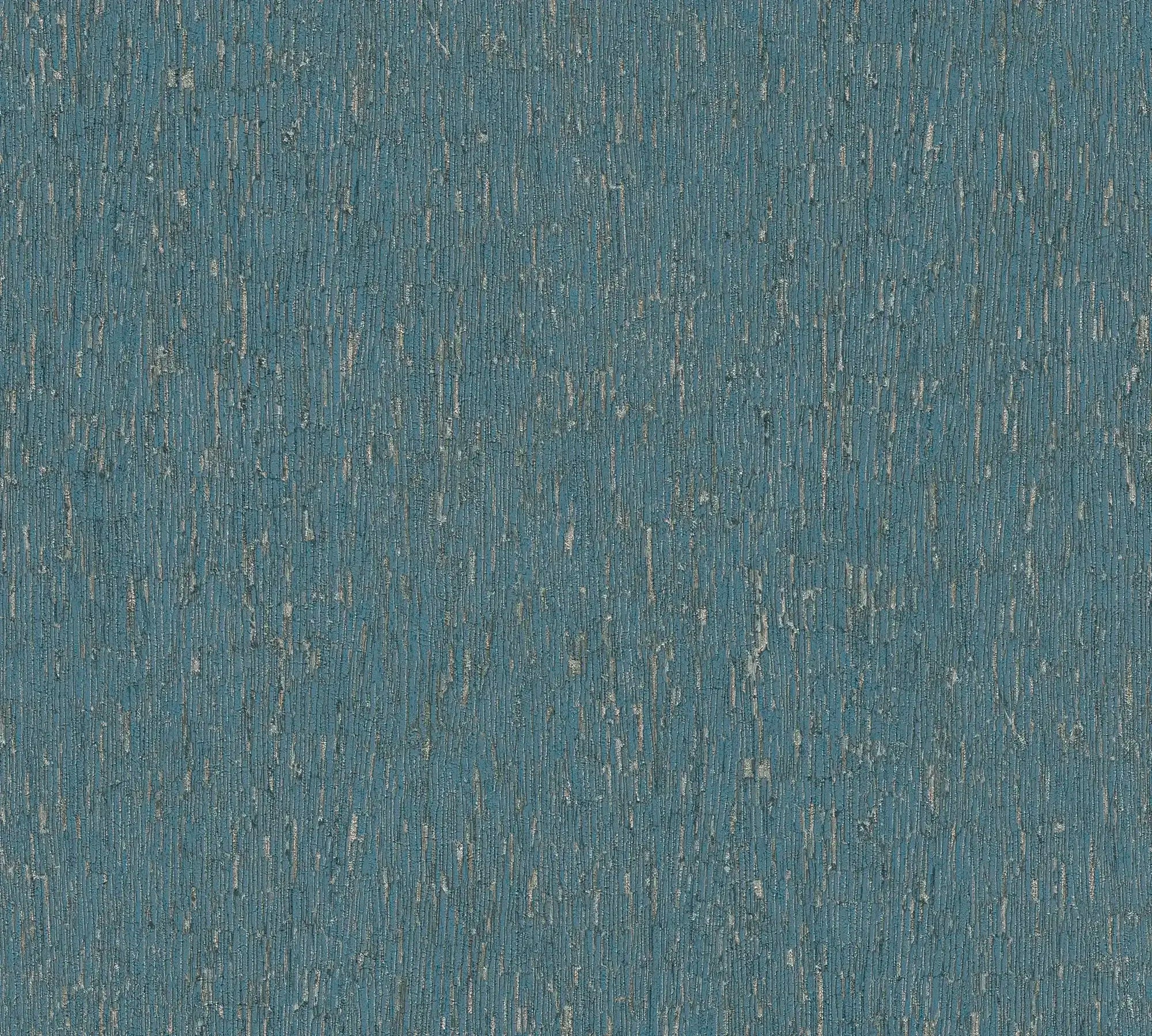 Billedet viser det detaljerede mønster af Encrusted Bark - Ocean tapet med en tekstur, der minder om bark i oceanblå nuancer.