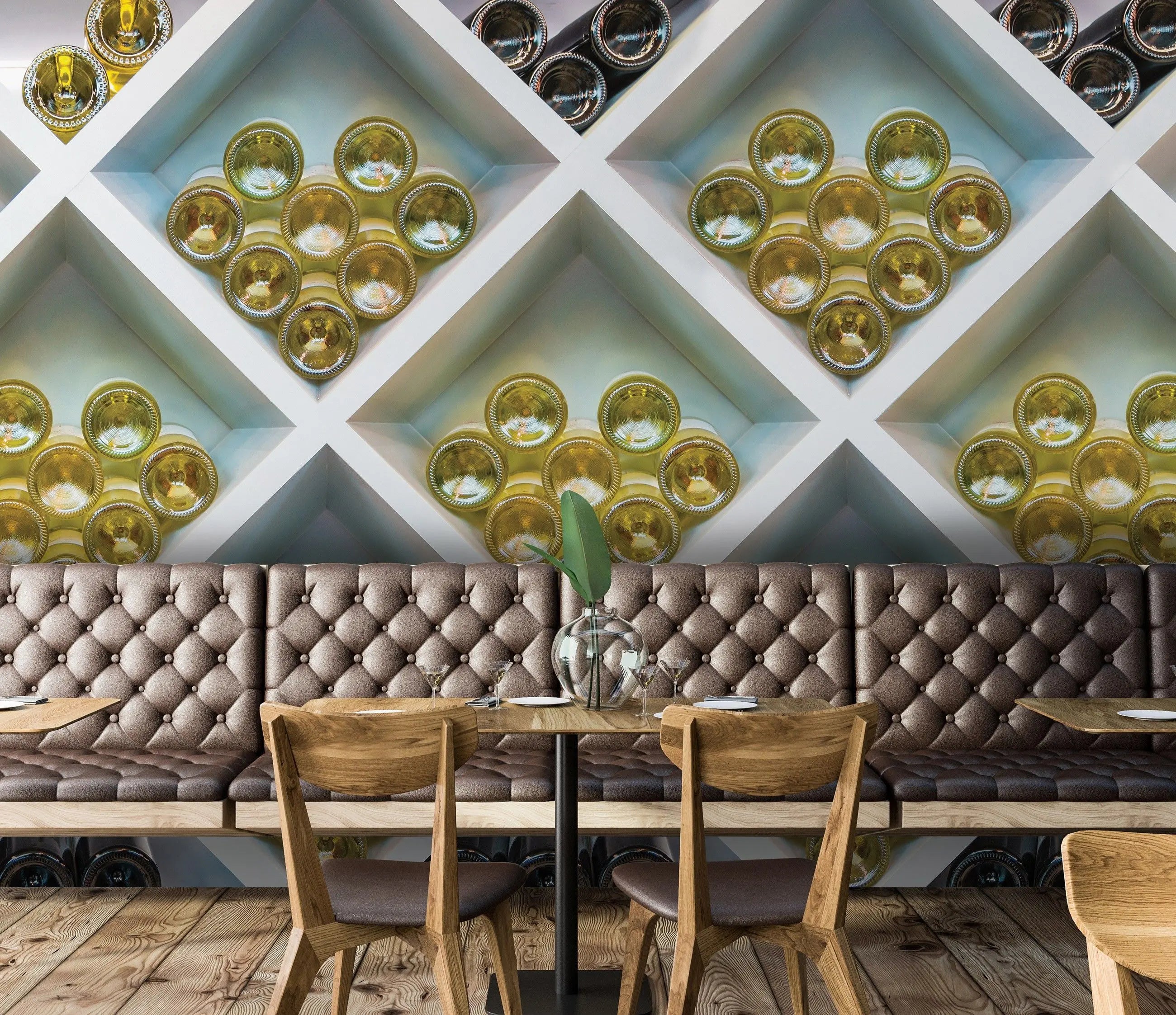 Billede 11 af Fototapet - Flasker af champagne og rødvin i hvid træhylde