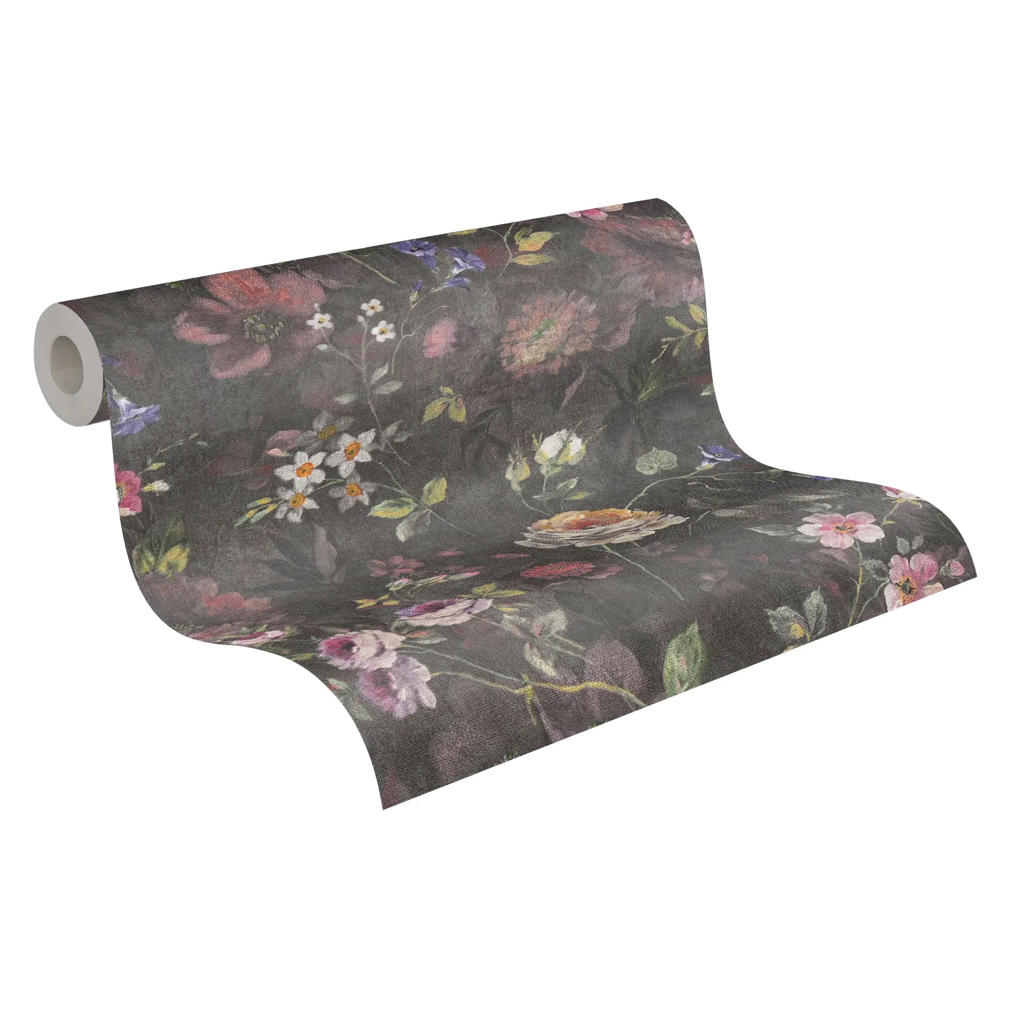 En rulle af Floral Elegance - Midnight Blossom tapet. Mørk baggrund med et elegant blomstermønster, ideel til stilfuld udsmykning.