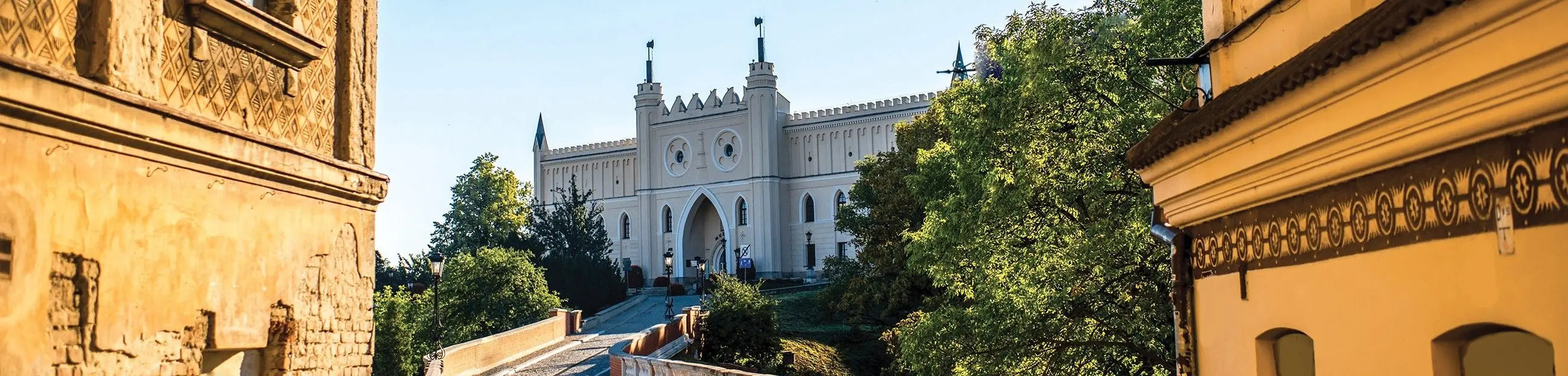 Billede 13 af Fototapet - Lublin slot med bro og solbeskinnede bygninger