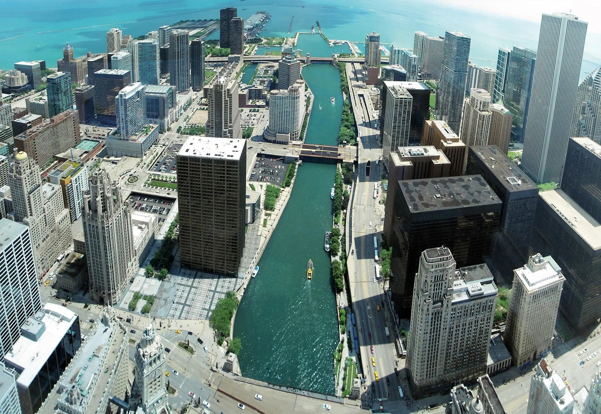 Billede 1 af Fototapet - Luftfoto af Chicago-floden med skyskrabere