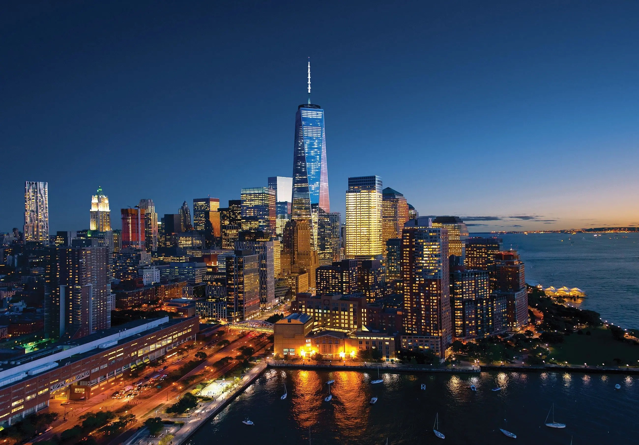Billede 5 af Fototapet - New York City skyline ved nat med lys fra skyskrabere
