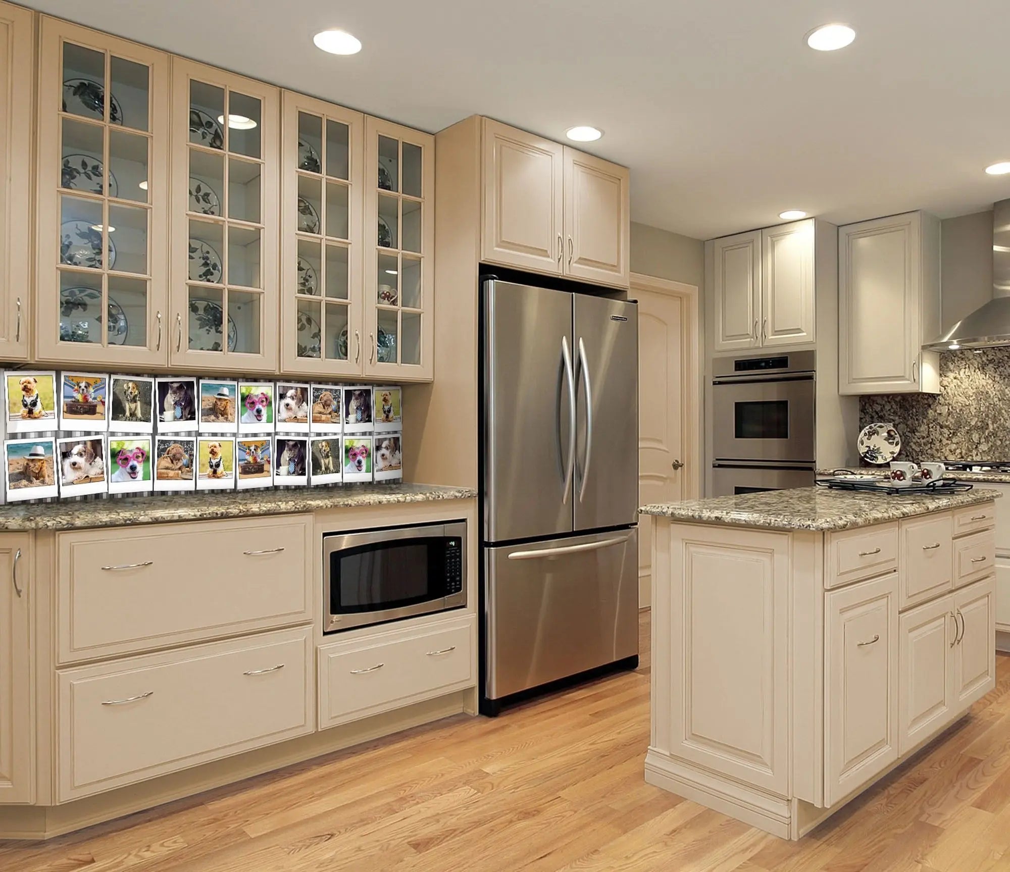 Billede 3 af Fototapet - Otte billeder af klædte hunde og katte i forskellige temaer