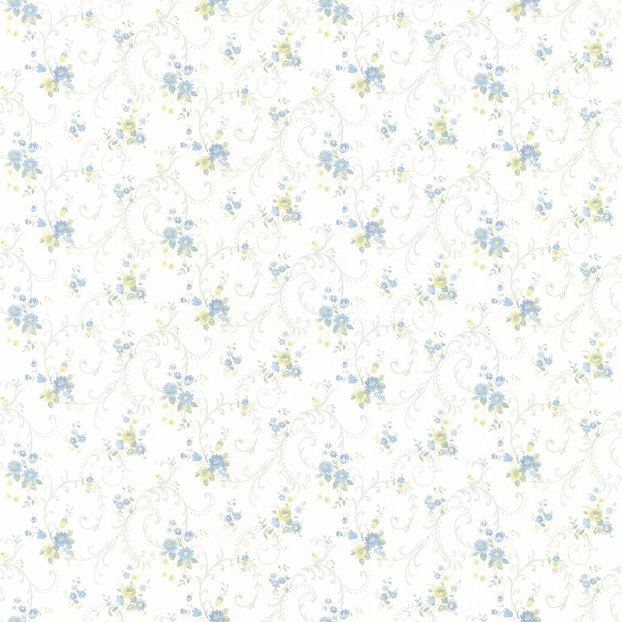 Serene Scrolls - Breeze Blossom tapet med delikat mønster af blå og gule blomster på en lys baggrund.