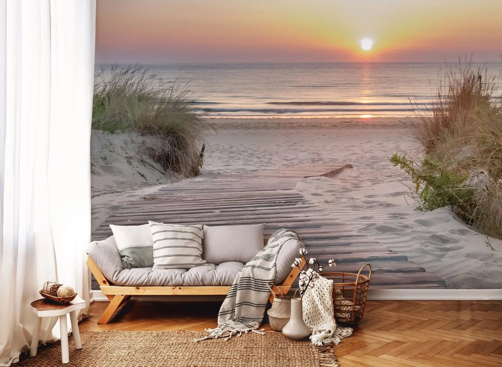 Billede 3 af Fototapet - Solnedgang over sandstrand med gangbro