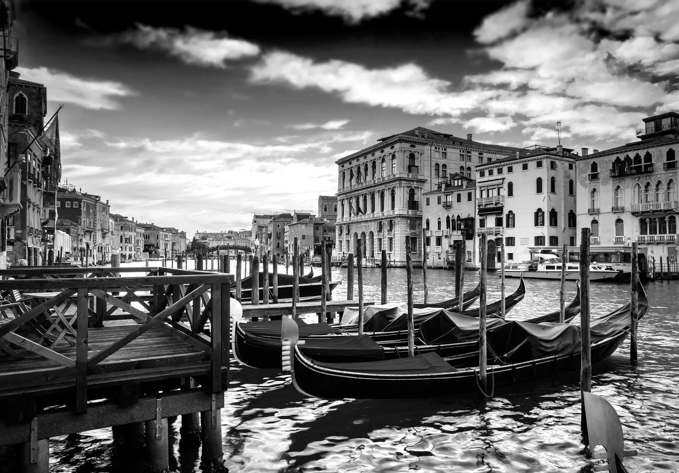 Billede 2 af Fototapet - Sort-hvide gondoler ved Canal Grande i Venedig, Italien