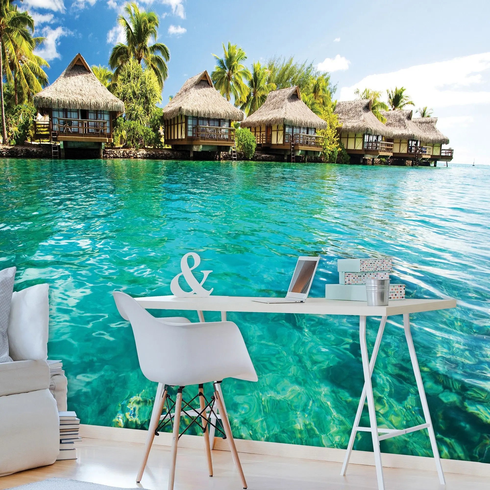 Billede 3 af Fototapet - Stråhytter på pæle over turkisblåt hav med palmer