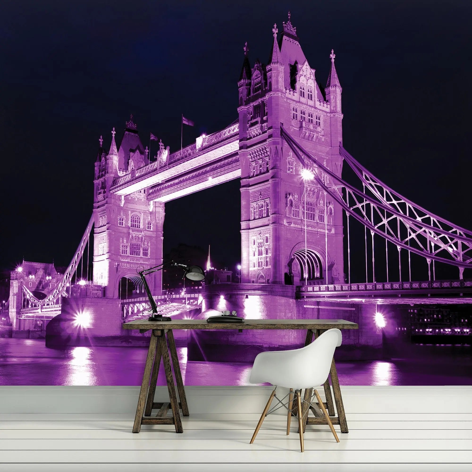 Billede 7 af Fototapet - Tower Bridge London med lilla belysning om natten