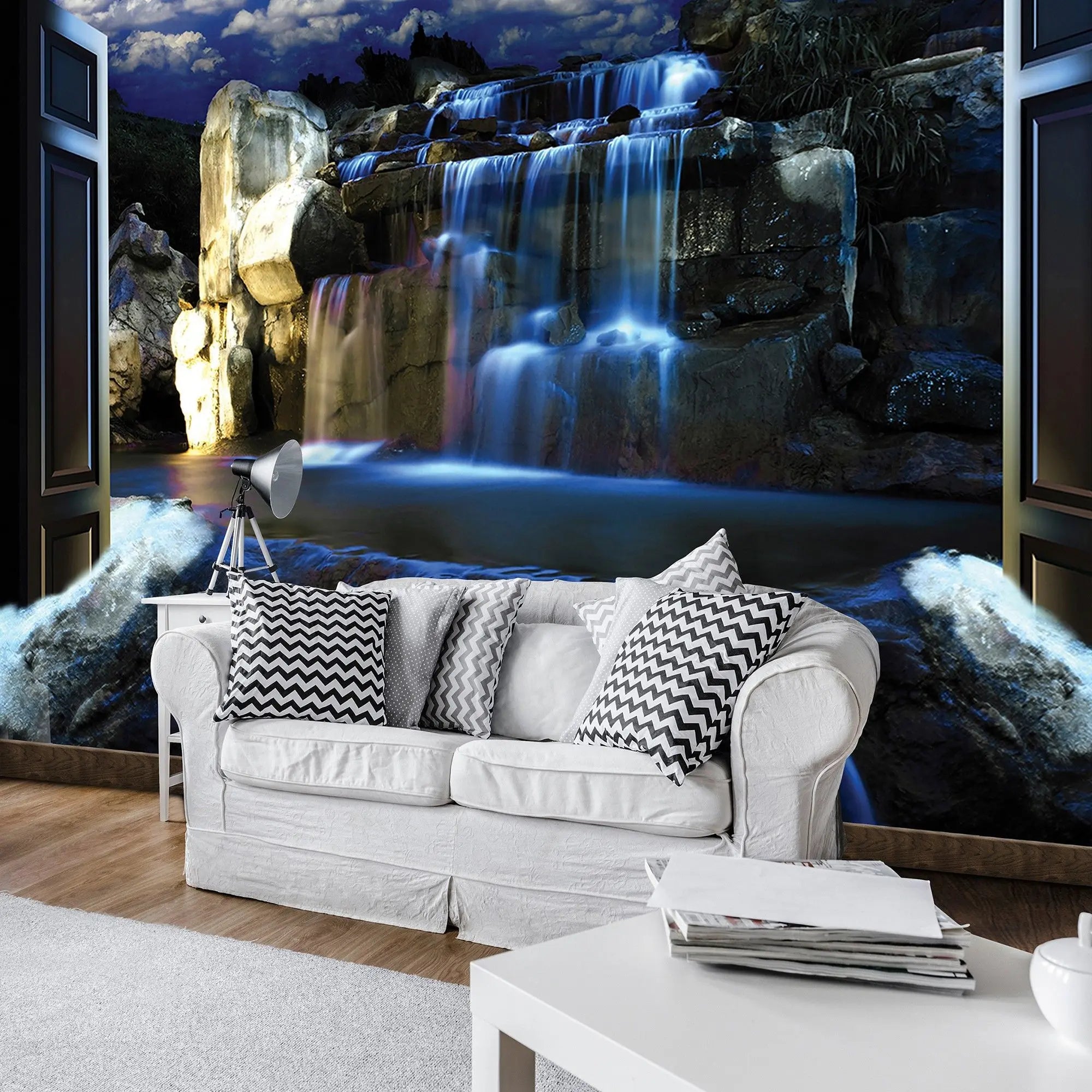 Billede 4 af Fototapet - Vandfald om natten set gennem åbne døre