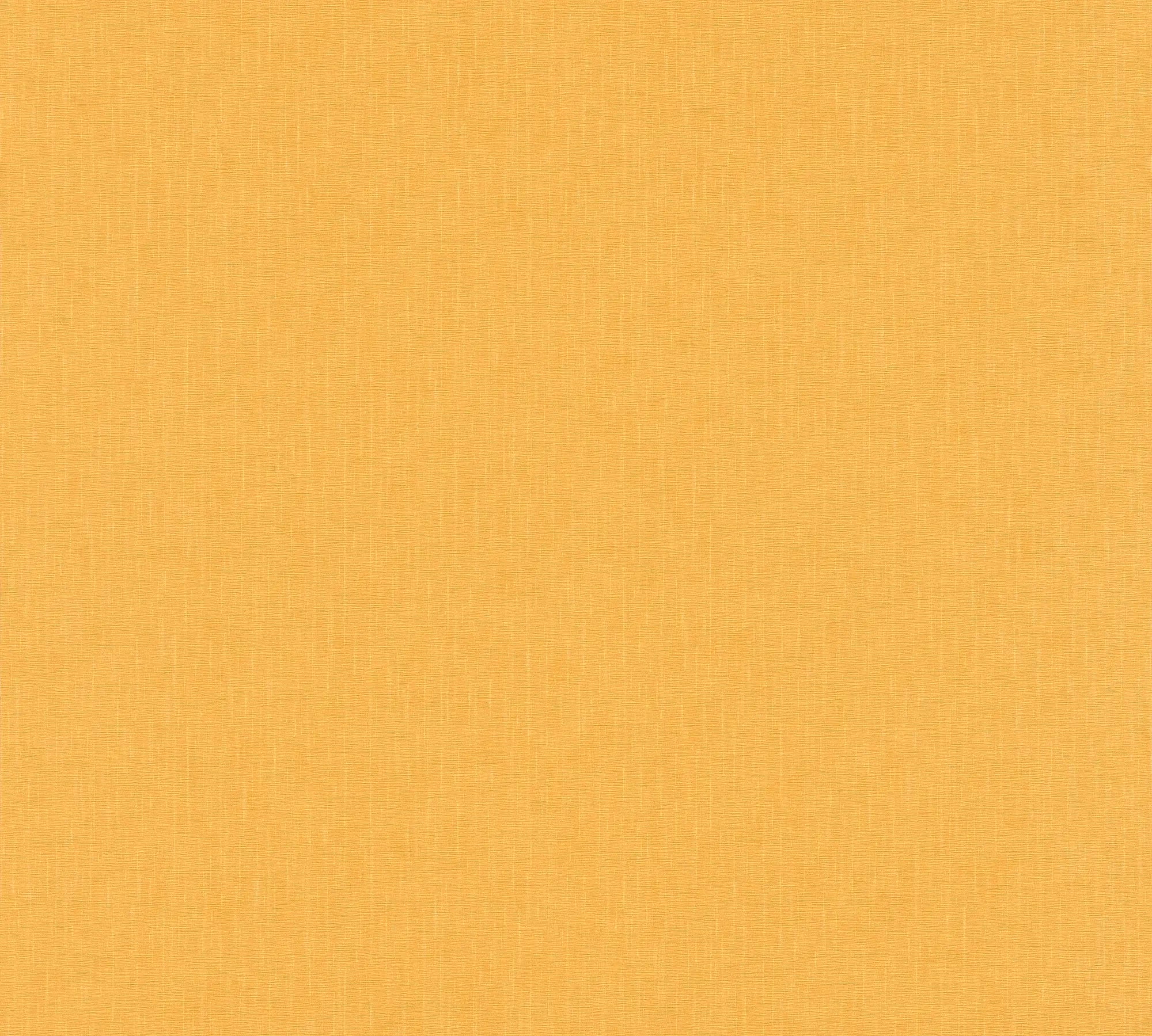 Detaljebillede af Versace Structure - Yellow tapet viser et ensartet, tekstureret mønster i en varm gul farve.