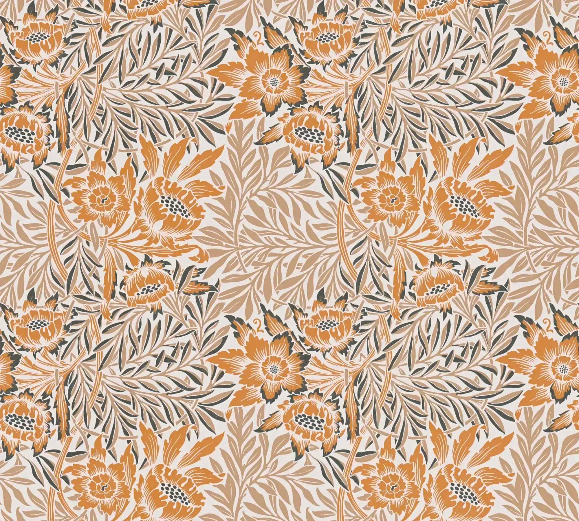 Detaljeret billede af tapetmønsteret Adam's Delight - Amber med florale og bladmønstre i gyldne og beige nuancer.