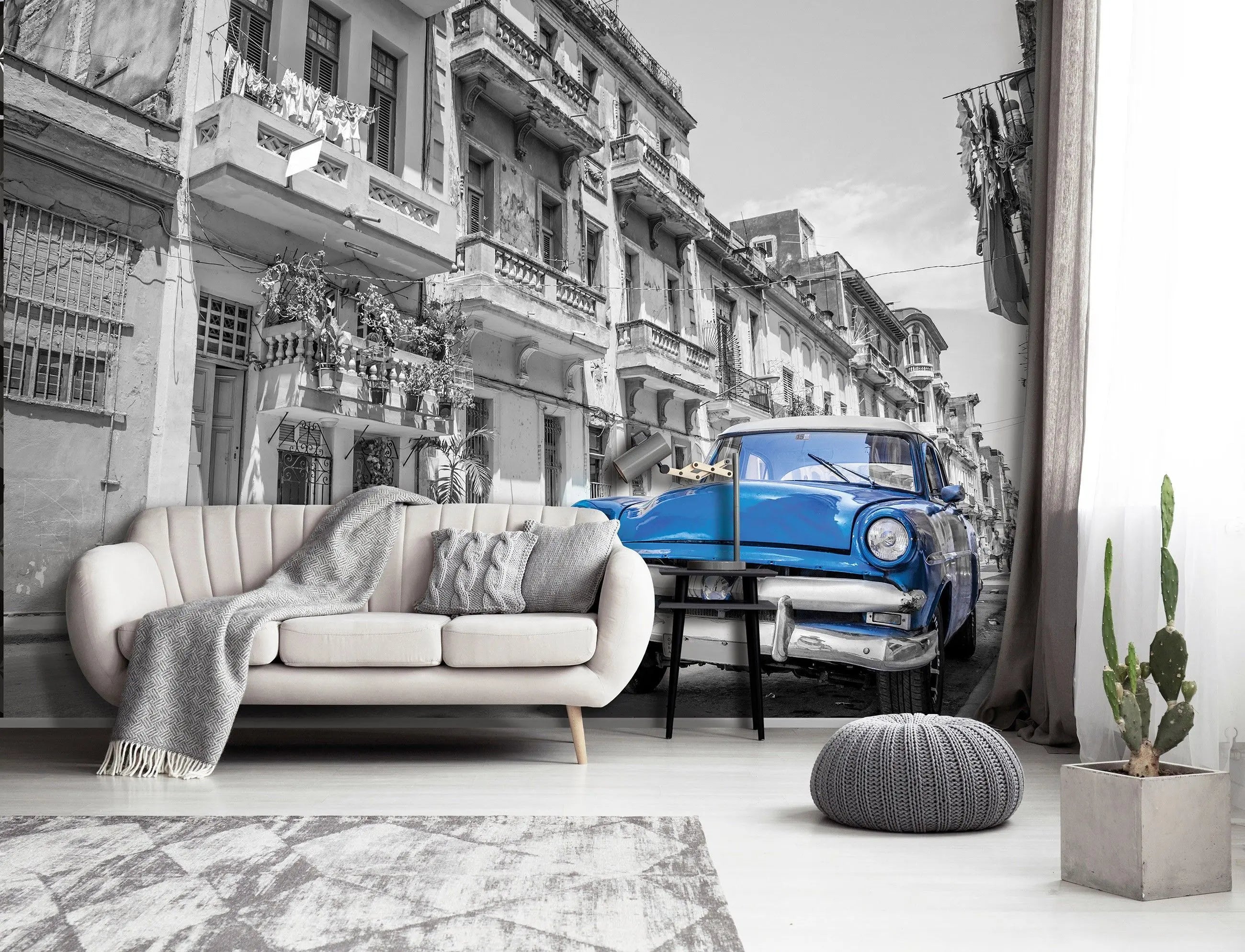 Billede 10 af Fototapet - Blå veteranbil i sort-hvid gade i Havana, Cuba