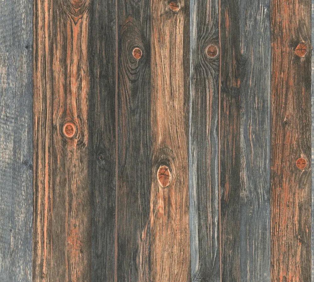 Detaljeret billede af Distressed Wood tapet, der viser realistiske træplanker med knaster og varieret farvning i brun og grå nuancer.