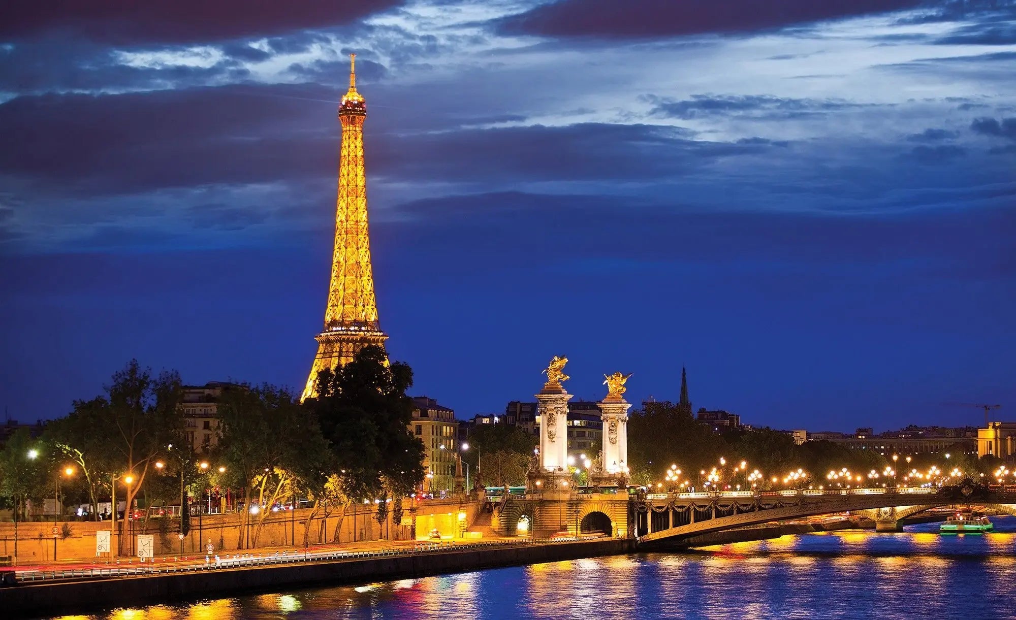 Billede 1 af Fototapet - Eiffeltårnet og Pont Alexandre III i Paris om aftenen