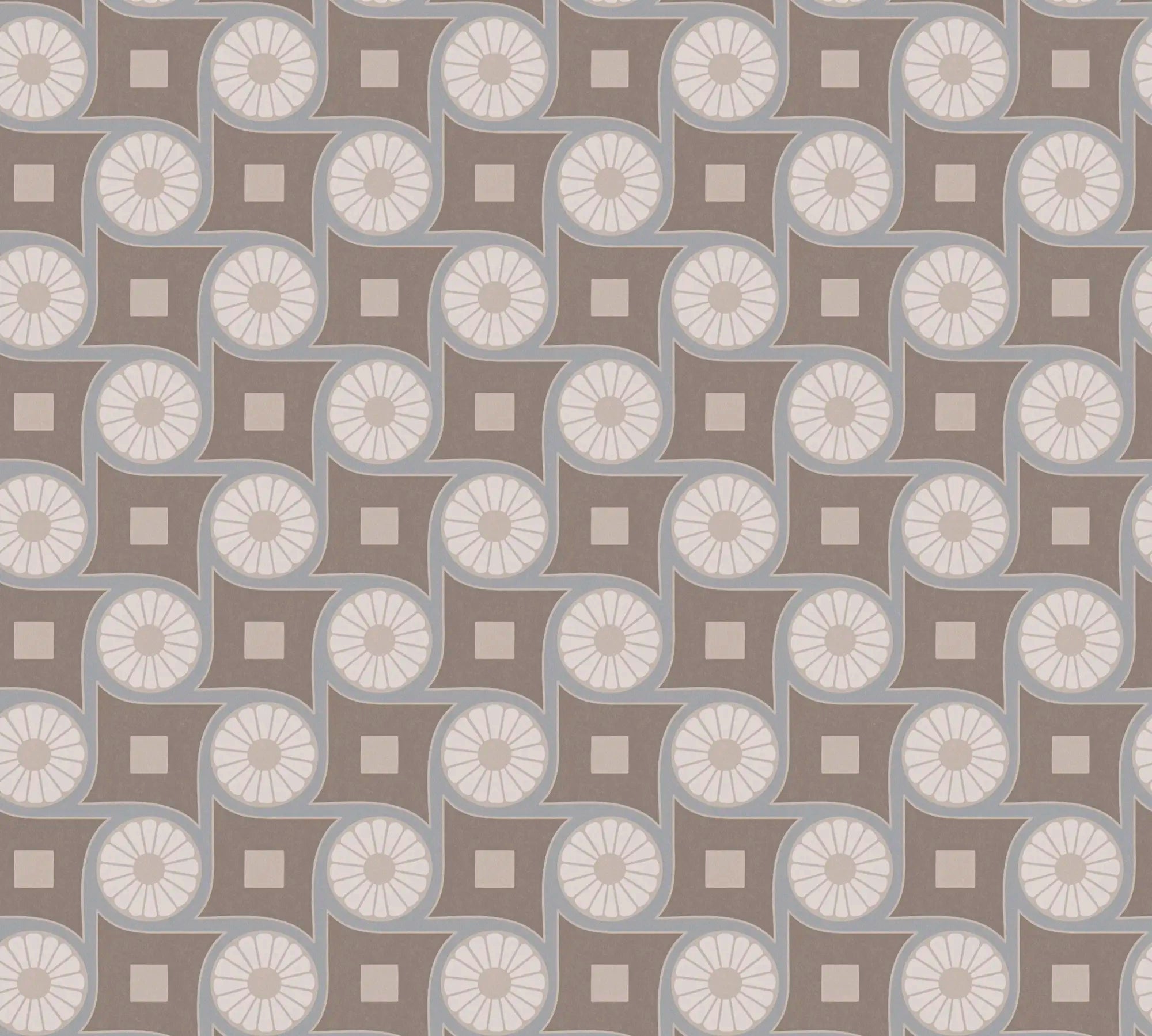 Detaljeret billede af tapetmønsteret Geometric Harmony - Slate Mist med geometriske former i brune nuancer.