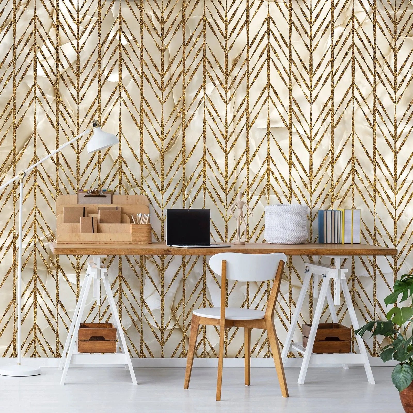 Billede 4 af Fototapet - Guldmønster med lodrette pile på hvid baggrund