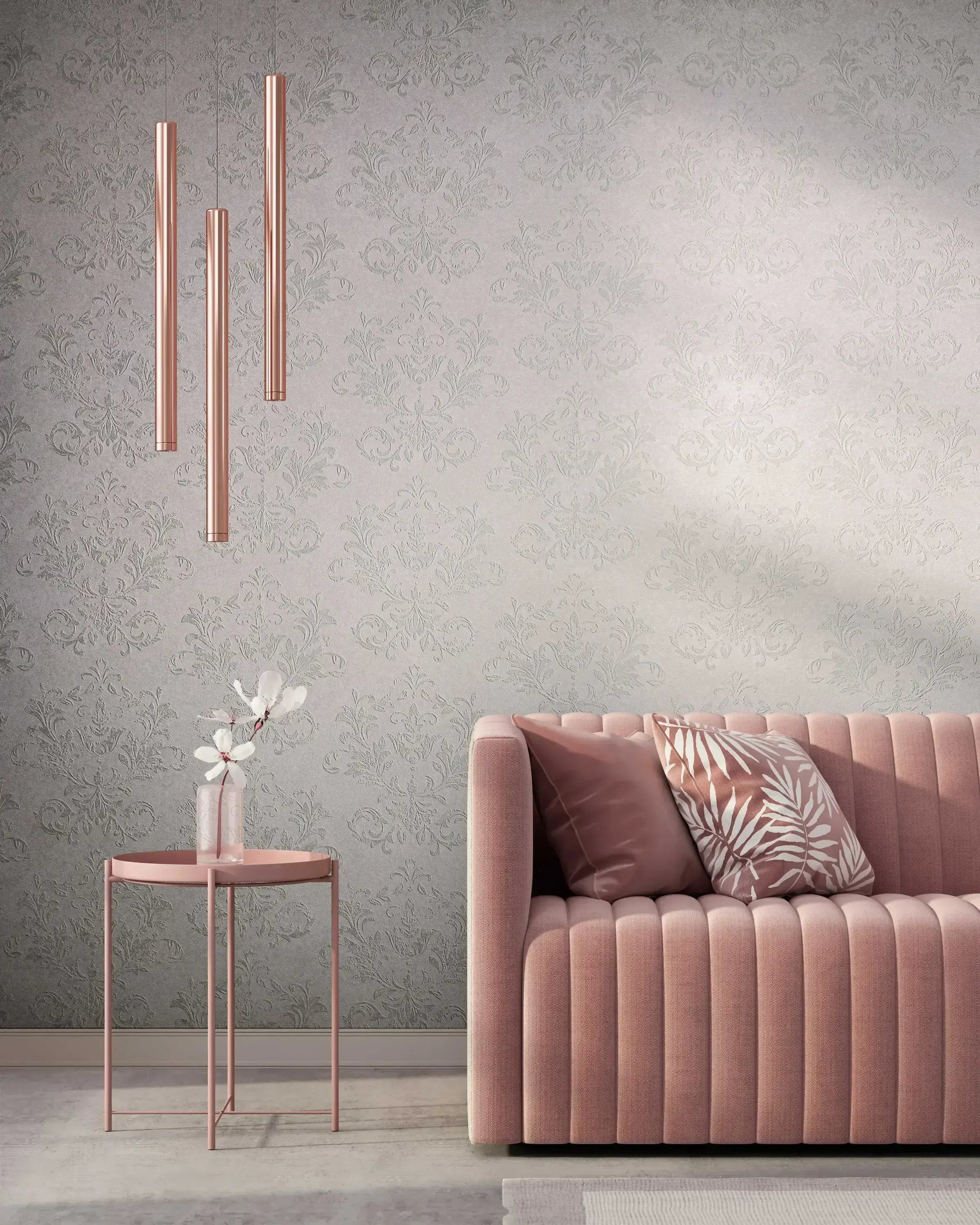 Habitat Whisper - Frost tapet på væggen bag en pink sofa og sofabord, der skaber en elegant stueindretning.