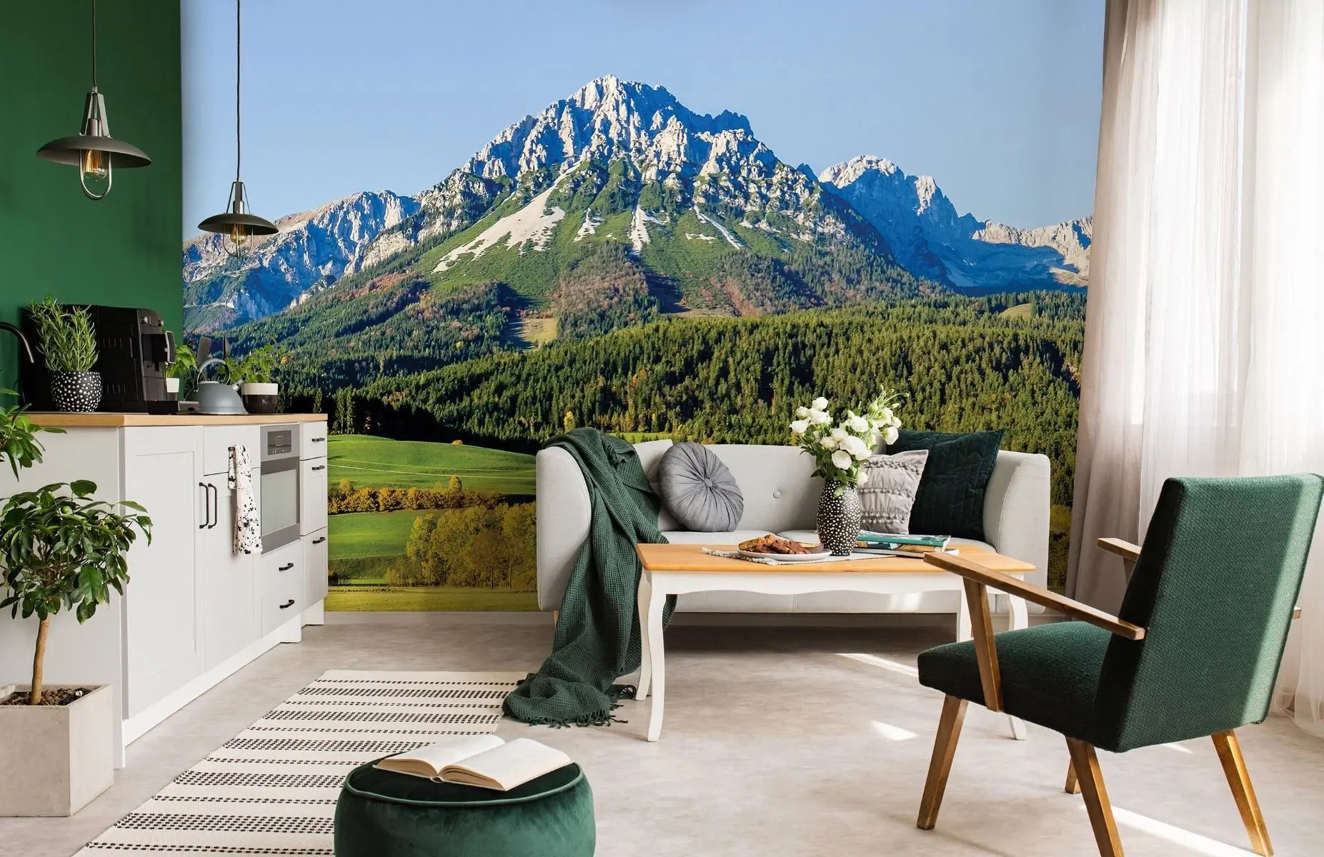 Billede 3 af Fototapet - Kitzbüheler Alperne med skov og marker i sollys