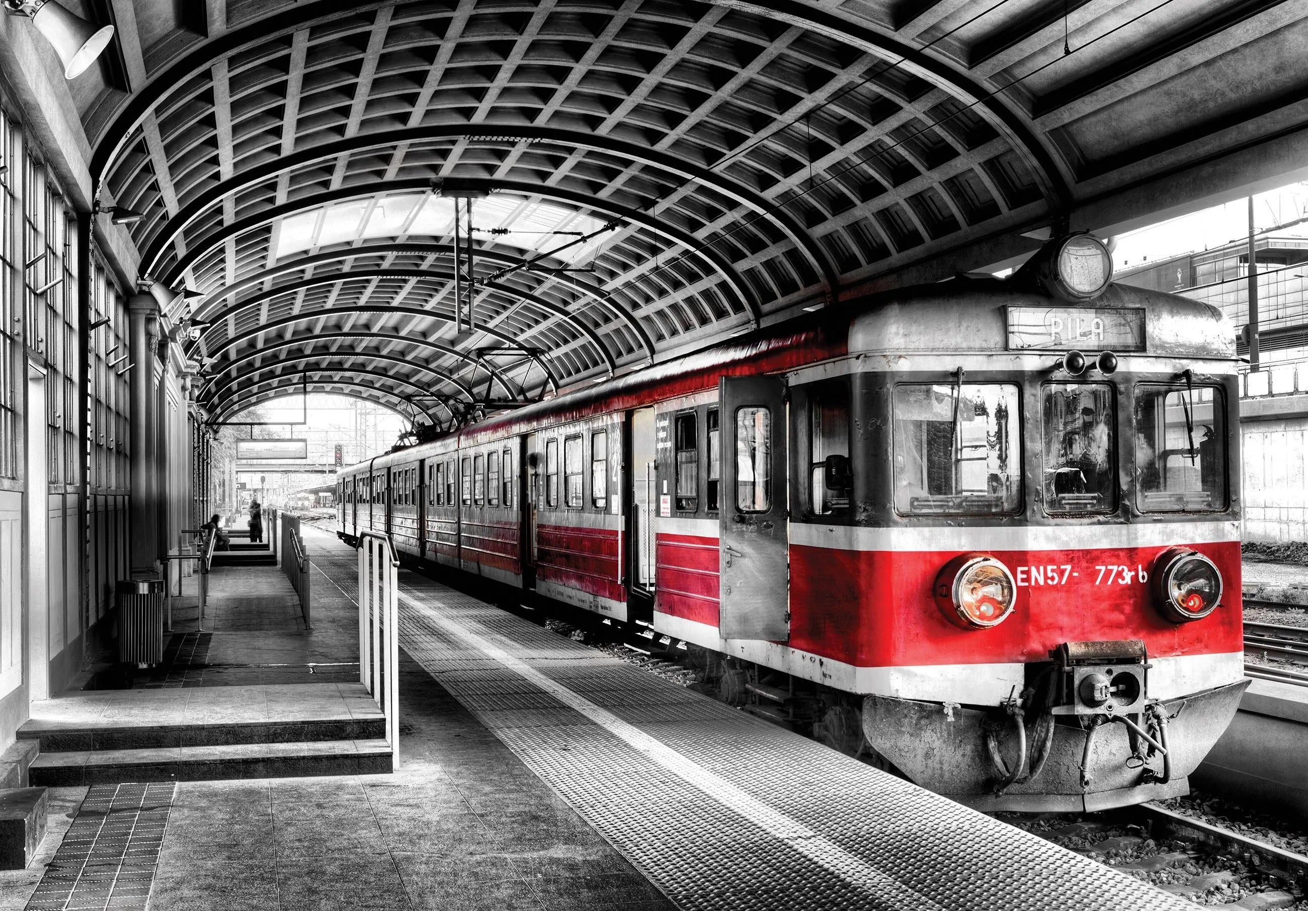 Billede 2 af Fototapet - Rødt tog på station med buet tag