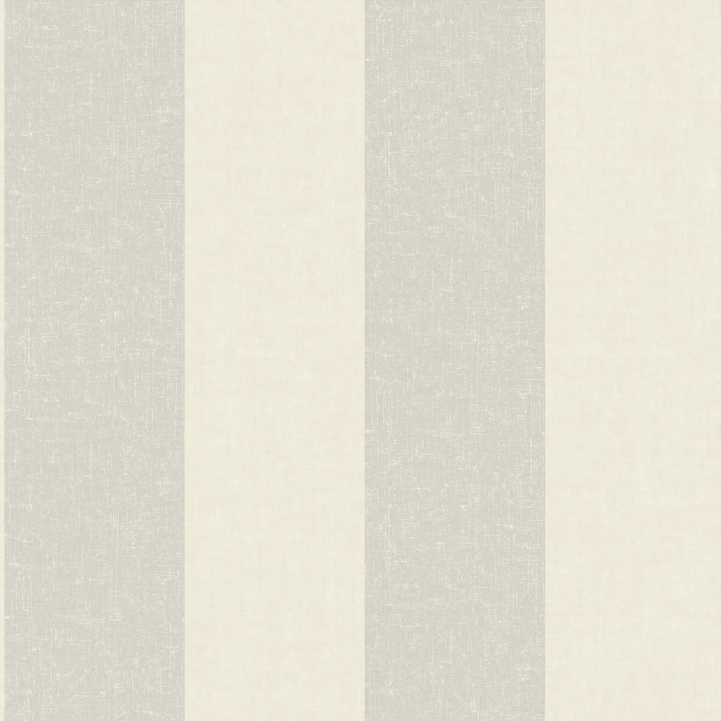 Tapetet Iconic Stripes - Dove viser et mønster med brede lodrette striber i lyse og grå nuancer, tilgængelig på Nicetapet.dk.