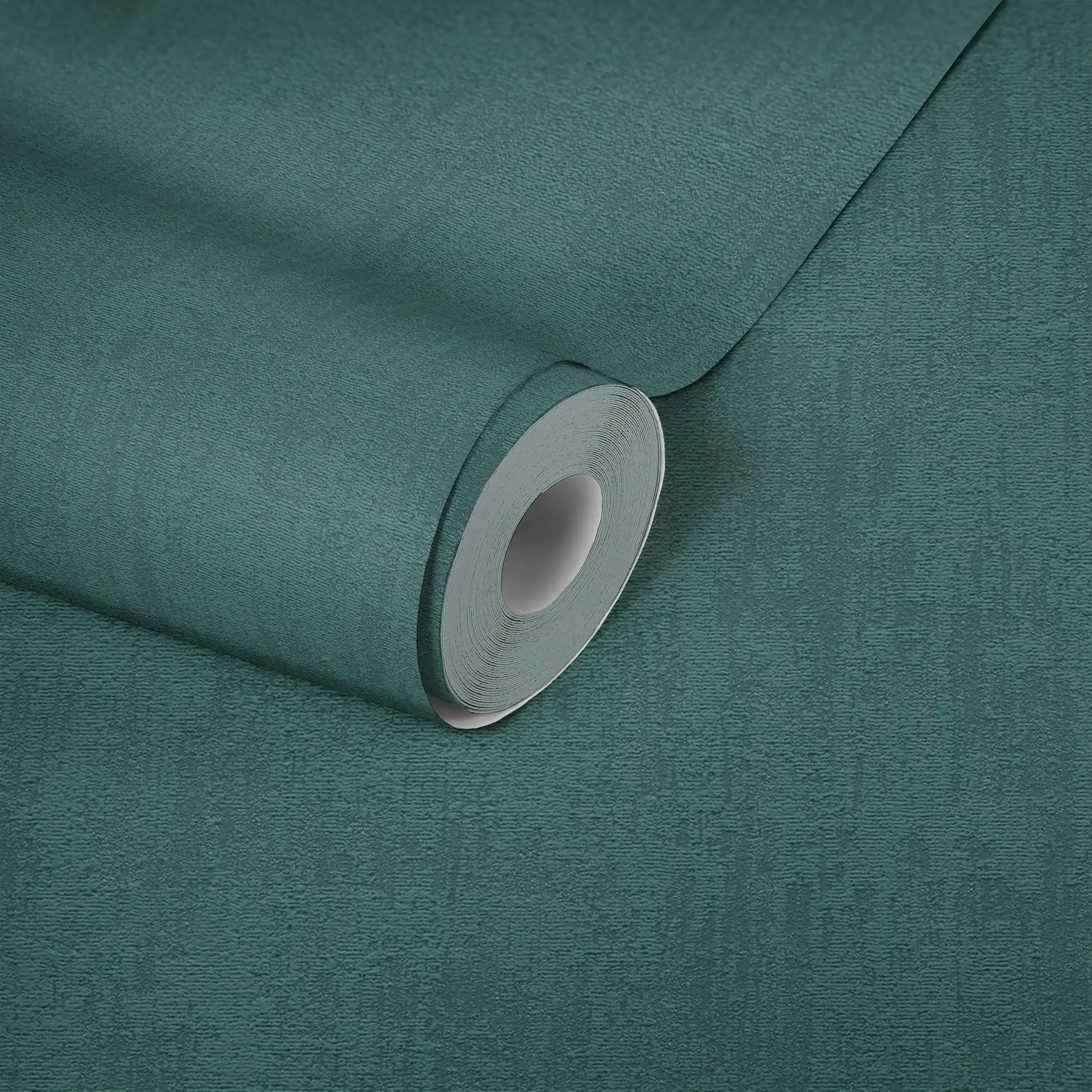 Rulle af tapet udfoldet for at vise tekstur og farve. Produktnavn: Textured Elegance - Aqua.