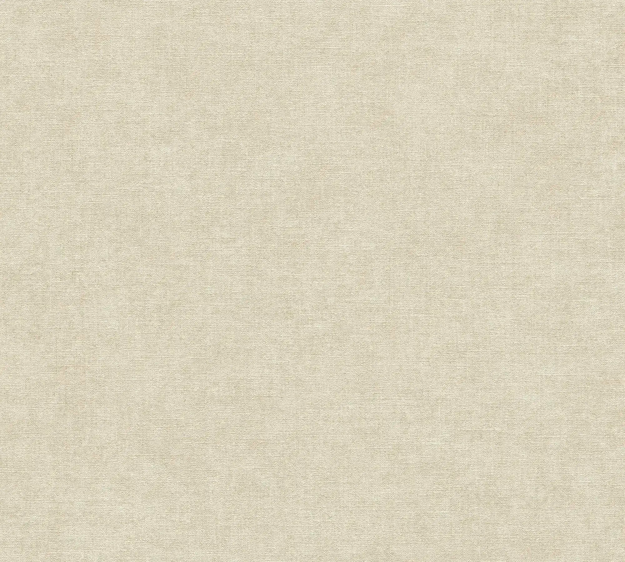En nærbillede af Tidal Sand - Drift tapetmønster fra Nicetapet.dk, der viser dets subtile teksturerede udseende i lyse beige toner.