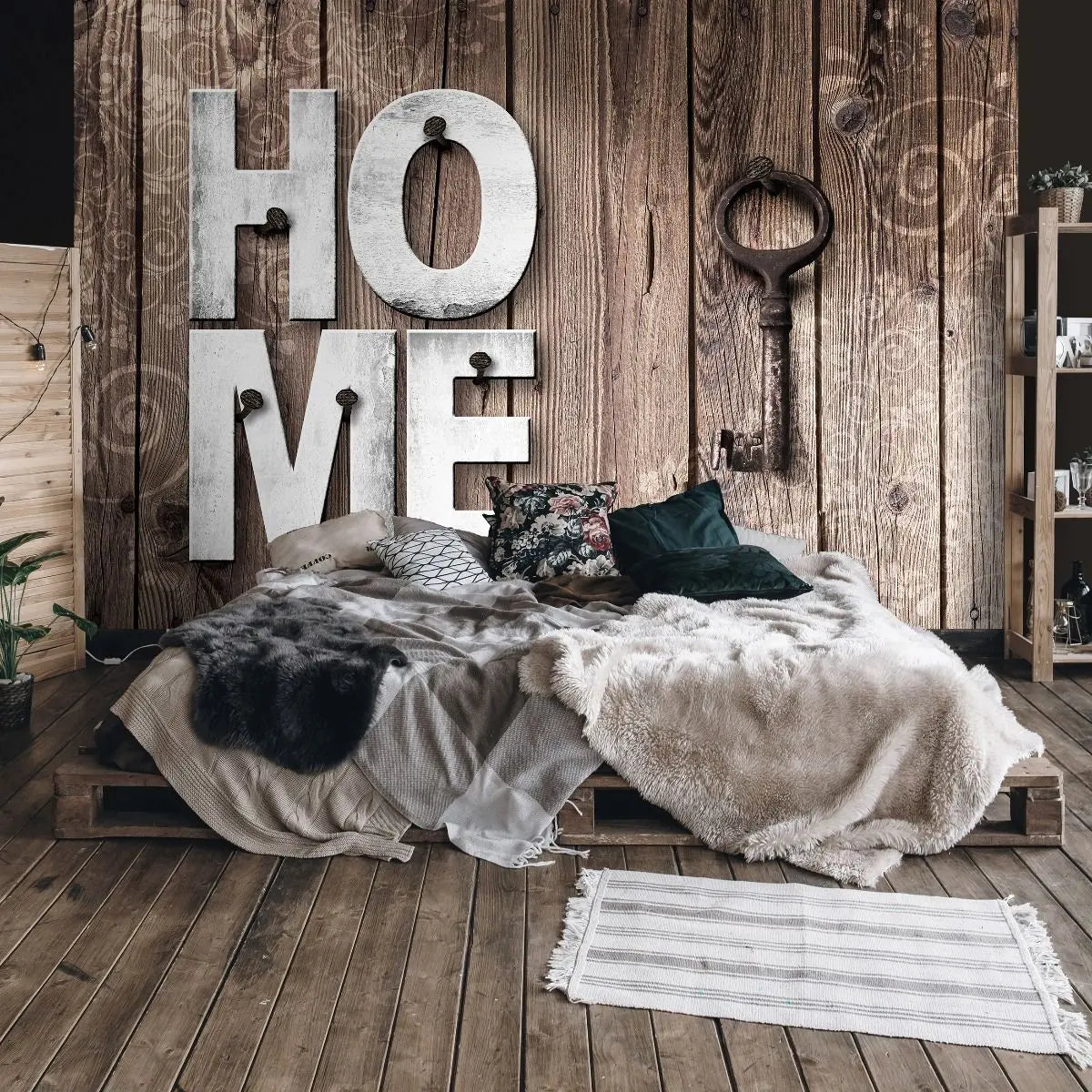 Billede 5 af Fototapet - Trævæg med ordet 'HOME' og gammel nøgle