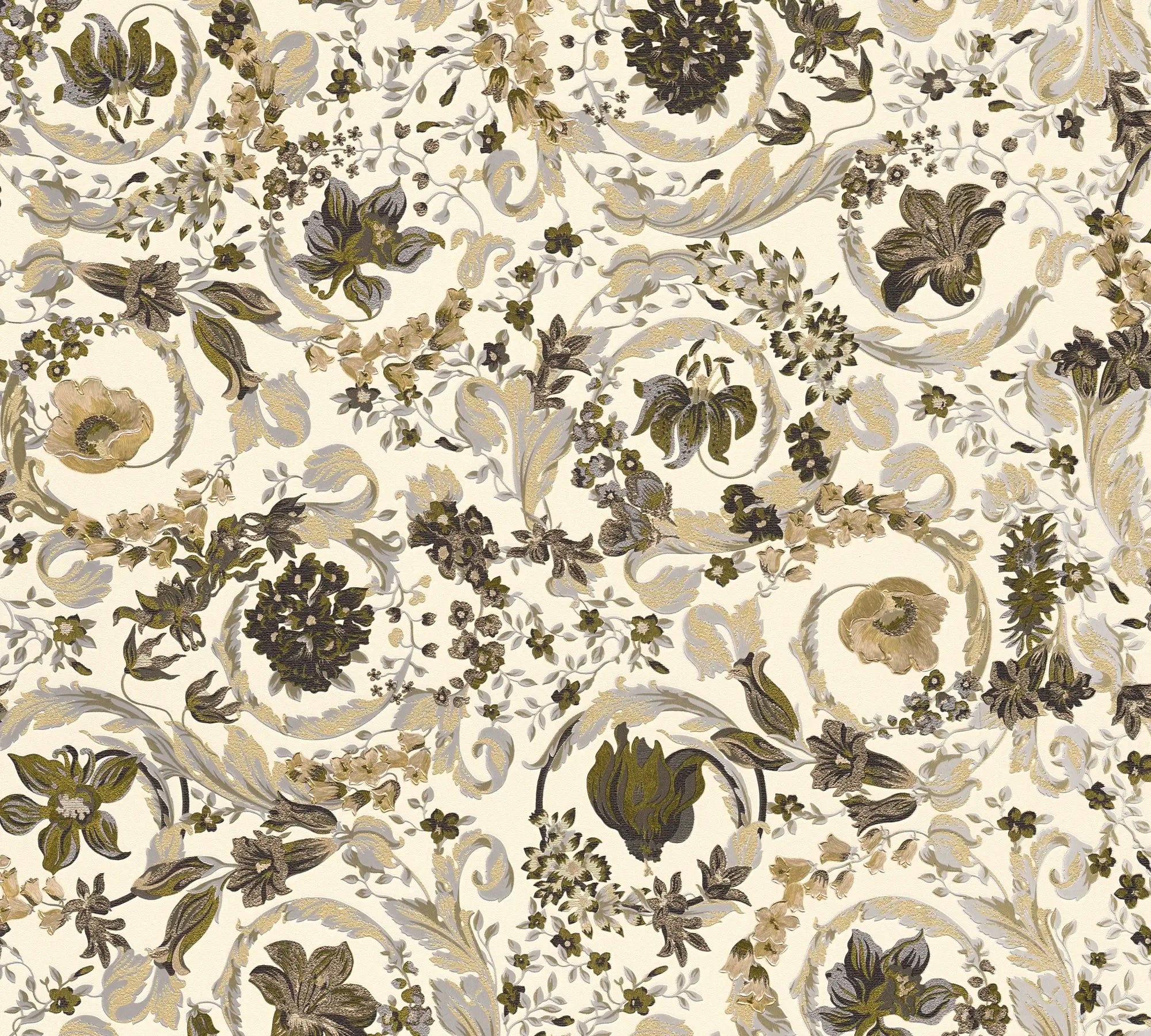 Detaljeret nærbillede af Versace Virtus Heritage tapet i brun, der viser et indviklet blomstermønster med elegante svungne linjer.