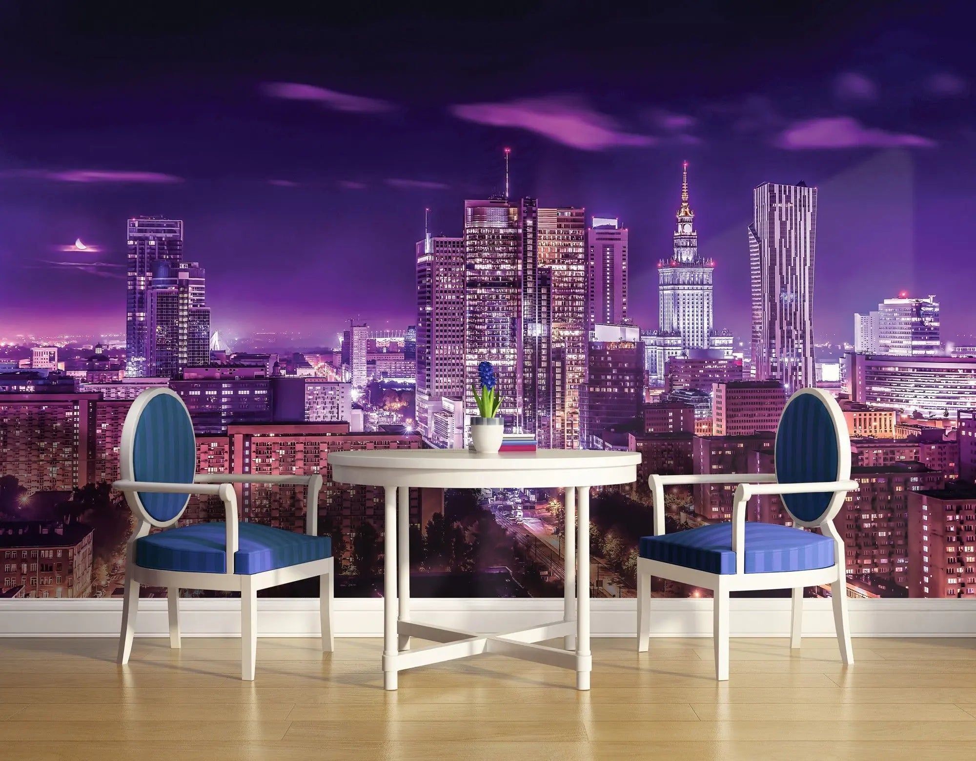 Billede 2 af Fototapet - Warszawa skyline om natten med lilla belysning